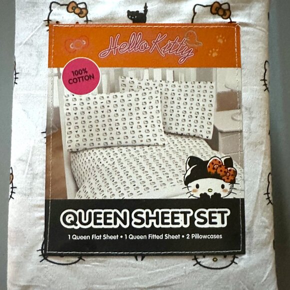 Hello Kitty Halloween Queen Sheet Set - Picture 2 of 3